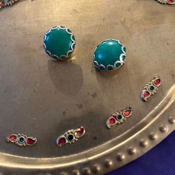 VTG 60s Hong Kong Silver and Green clip on button earrings. Very sweet!! - Picture 2 of 4